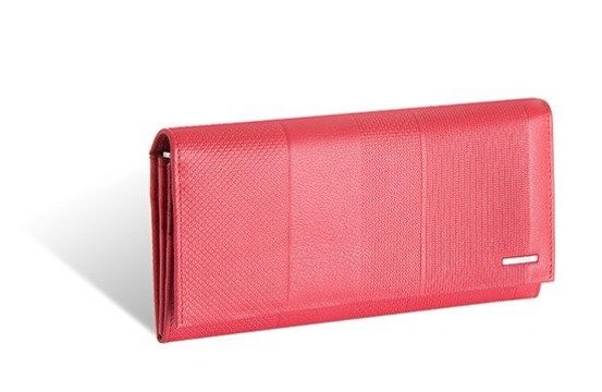 Czerwony portfel damski Valentini Yew. Kolekcja Yew to klasyka połączona z nowoczesnością. Ponadczasowe kolory: black, brązowy, blue i czerwony oraz ciekawa faktura skóry sprawiają, iż nie ma mowy o nudzie.Portfel damski Valentini YewBrązowy portfel